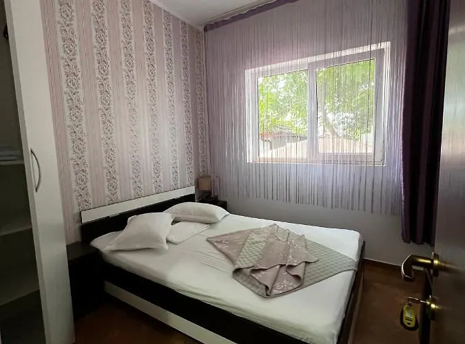 招待所 Asterias 艾福雷诺德