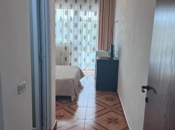 Asterias 招待所 3*